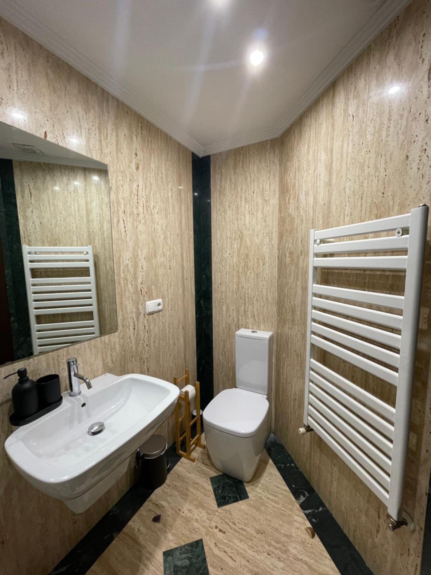 Atuaire Home Vivienda B Luminosa Parking Incluido En Plena Calle Comercial Burgo エクステリア 写真