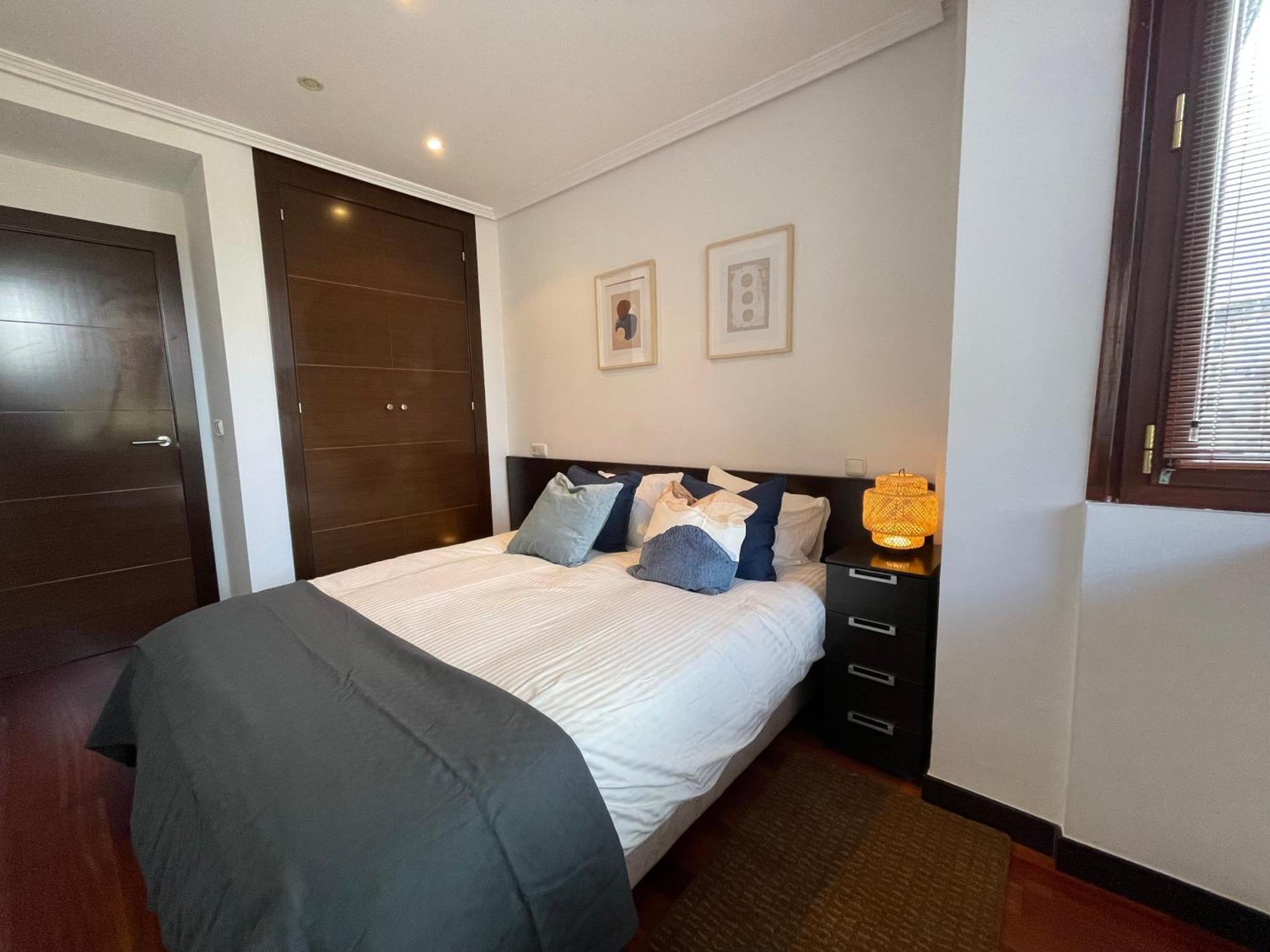 Atuaire Home Vivienda B Luminosa Parking Incluido En Plena Calle Comercial Burgo エクステリア 写真