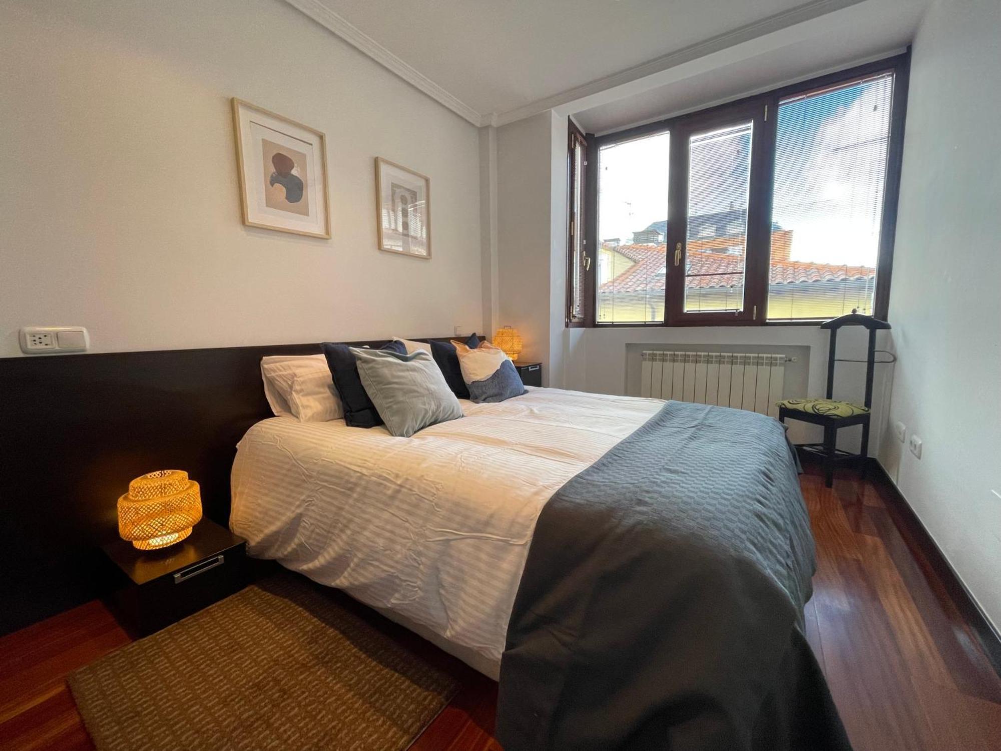 Atuaire Home Vivienda B Luminosa Parking Incluido En Plena Calle Comercial Burgo エクステリア 写真
